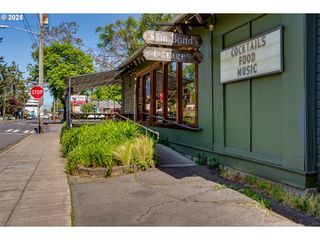 407 BLAIR Blvd, Eugene, OR 97402