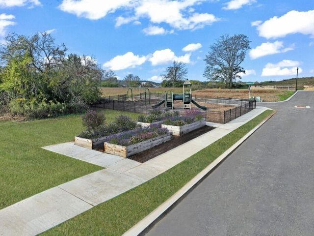 1721 Sharpstone Drive, Columbia, TN 38401