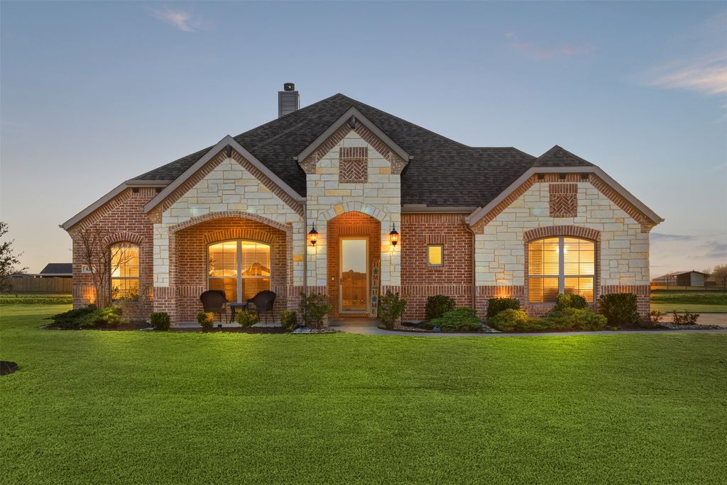 421 Evening Fire Drive, Waxahachie, TX 75167