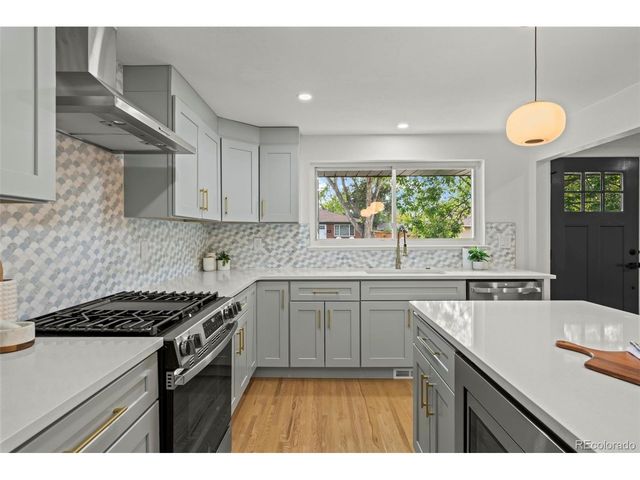 6141 Hoyt St, Arvada, CO 80004