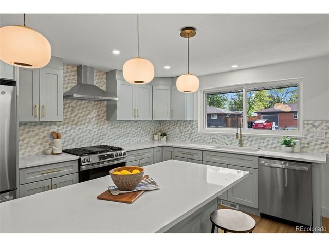 6141 Hoyt St, Arvada, CO 80004