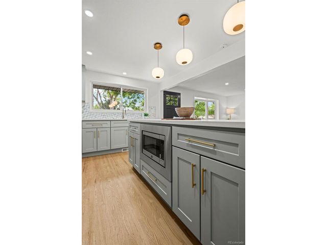 6141 Hoyt St, Arvada, CO 80004