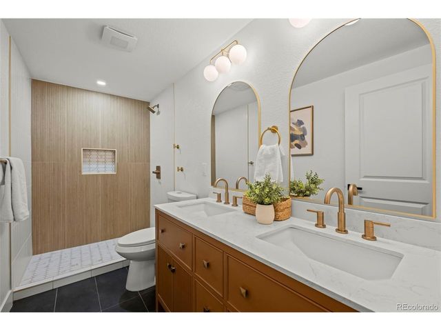 6141 Hoyt St, Arvada, CO 80004