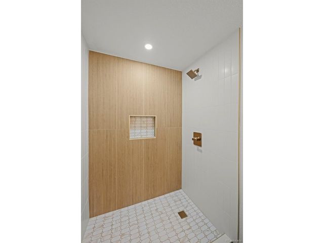 6141 Hoyt St, Arvada, CO 80004