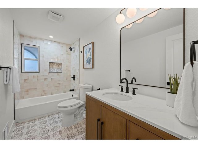 6141 Hoyt St, Arvada, CO 80004