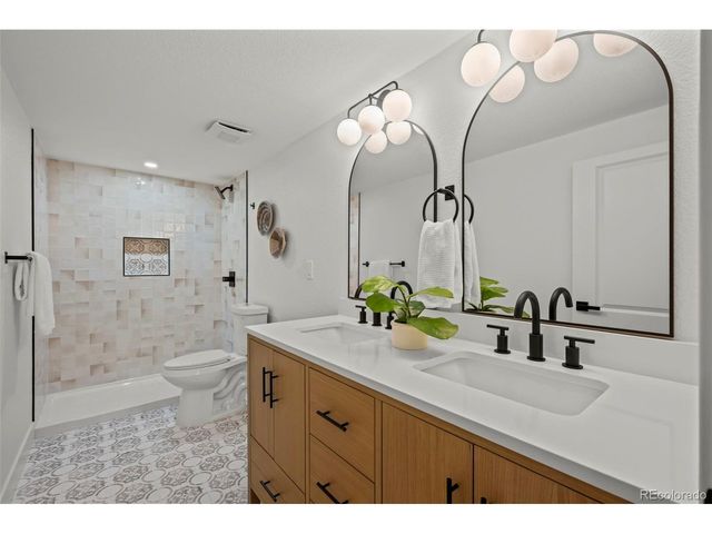 6141 Hoyt St, Arvada, CO 80004
