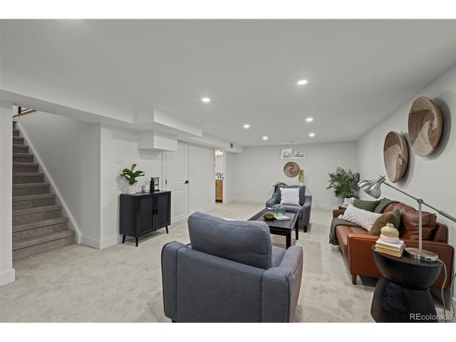 6141 Hoyt St, Arvada, CO 80004