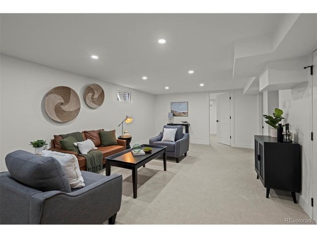 6141 Hoyt St, Arvada, CO 80004