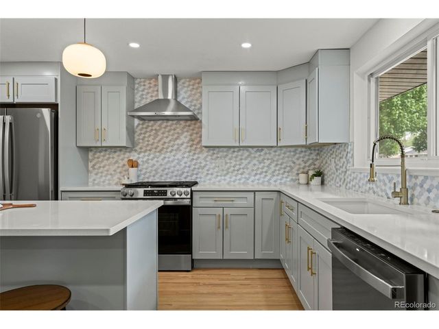 6141 Hoyt St, Arvada, CO 80004