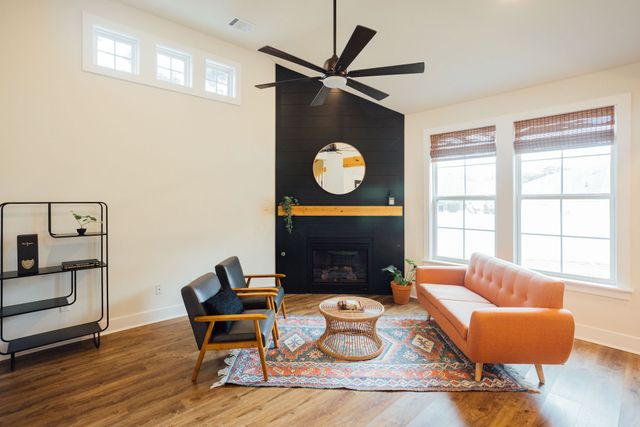 216 Wilson Street, Lake Dallas, TX 75065