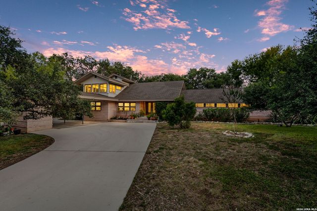 106 Mecca Dr, San Antonio, TX 78232