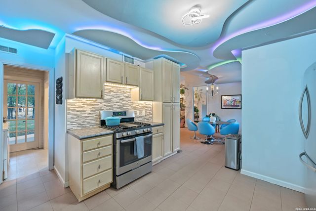 106 Mecca Dr, San Antonio, TX 78232