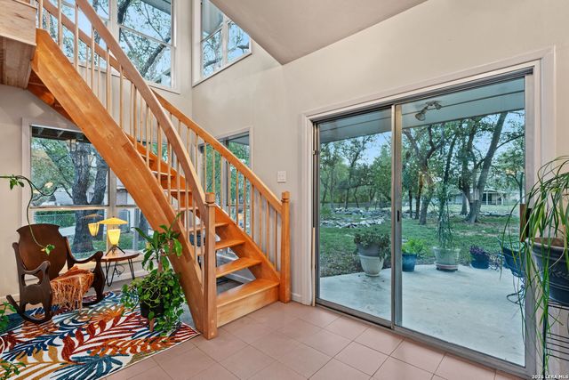 106 Mecca Dr, San Antonio, TX 78232
