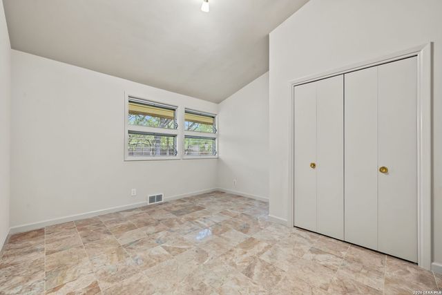 106 Mecca Dr, San Antonio, TX 78232