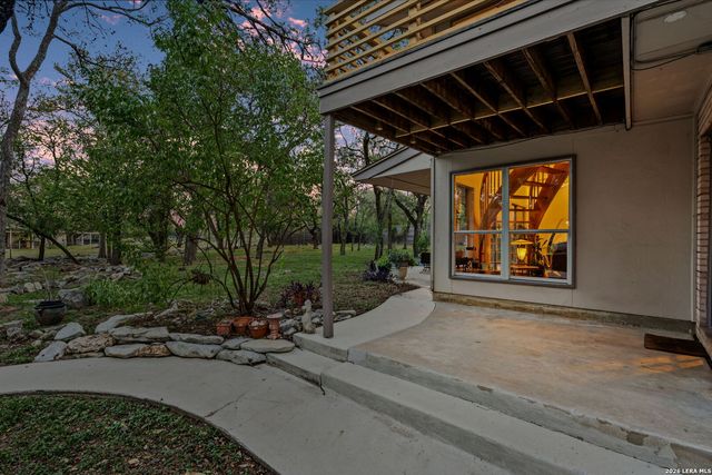 106 Mecca Dr, San Antonio, TX 78232