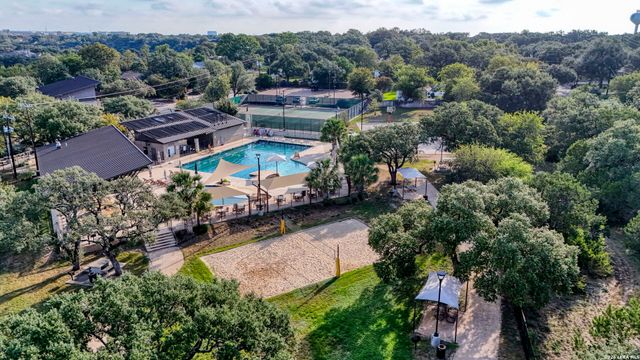 106 Mecca Dr, San Antonio, TX 78232