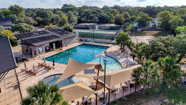 106 Mecca Dr, San Antonio, TX 78232