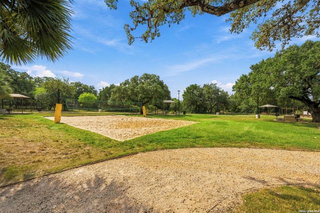 106 Mecca Dr, San Antonio, TX 78232