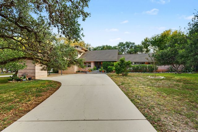 106 Mecca Dr, San Antonio, TX 78232