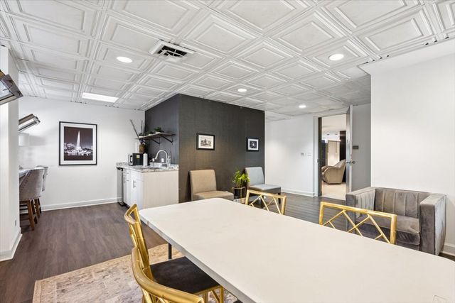 253 E DELAWARE Place 11F, Chicago, IL 60611
