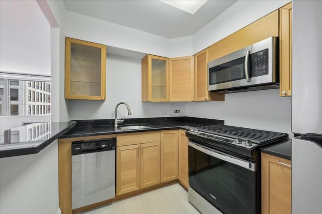 253 E DELAWARE Place 11F, Chicago, IL 60611