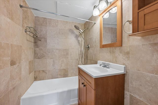253 E DELAWARE Place 11F, Chicago, IL 60611