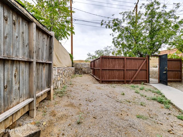 1413 El Paso Street, El Paso, TX 79902