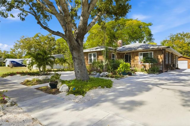 2502 15TH AVENUE W, Bradenton, FL 34205