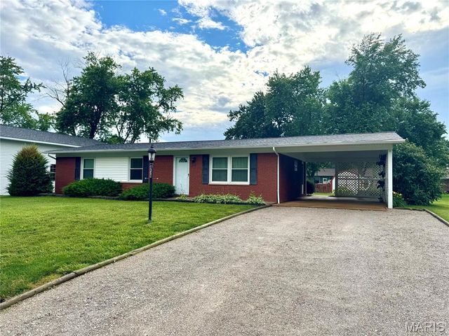 429 Sunset Drive, Waterloo, IL 62298