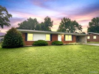 429 Sunset Drive, Waterloo, IL 62298