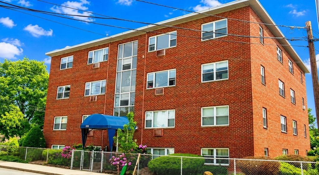 225 Baker 44, Boston, MA 02132