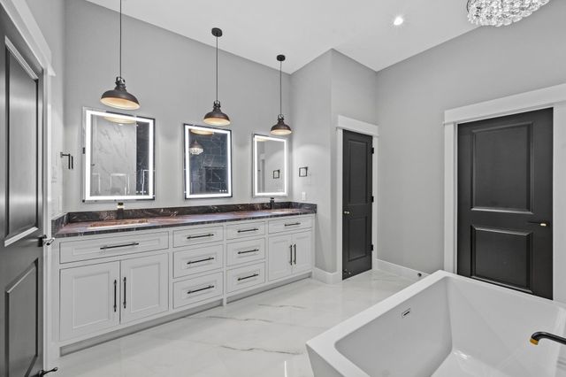 19691 Village Forest Drive, Montgomery, TX 77356