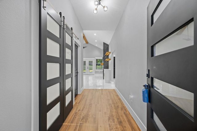 19691 Village Forest Drive, Montgomery, TX 77356