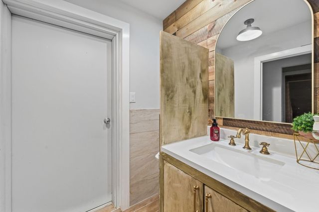19691 Village Forest Drive, Montgomery, TX 77356