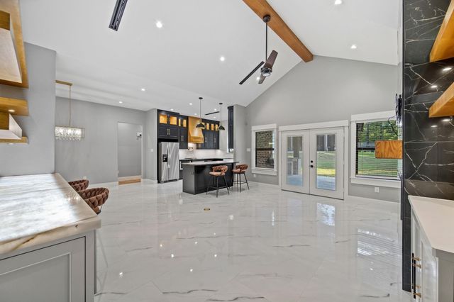 19691 Village Forest Drive, Montgomery, TX 77356