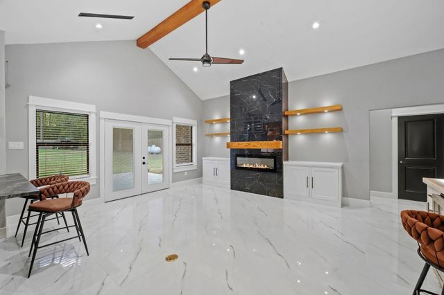 19691 Village Forest Drive, Montgomery, TX 77356
