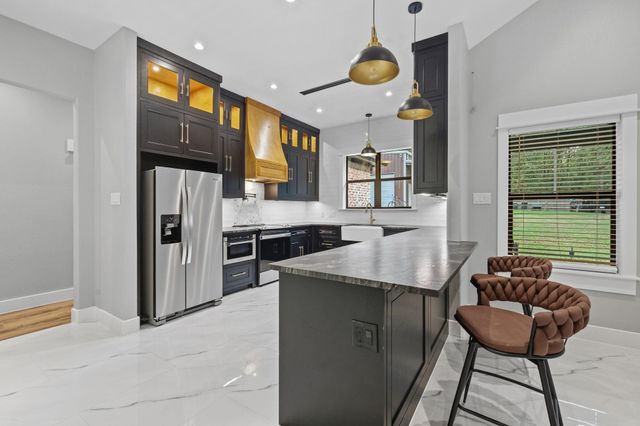 19691 Village Forest Drive, Montgomery, TX 77356