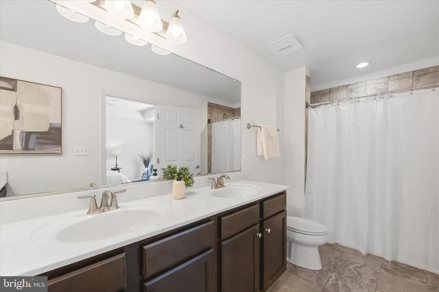 8513 OAKVIEW DR, Manassas, VA 20110
