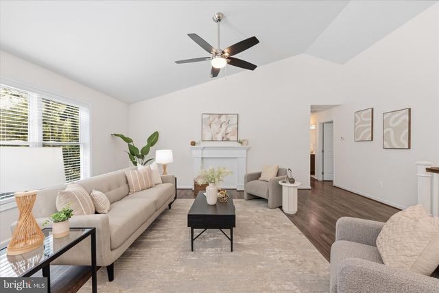 8513 OAKVIEW DR, Manassas, VA 20110