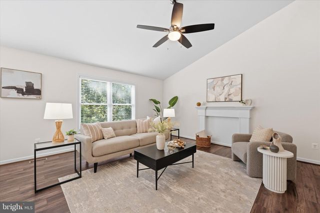 8513 OAKVIEW DR, Manassas, VA 20110