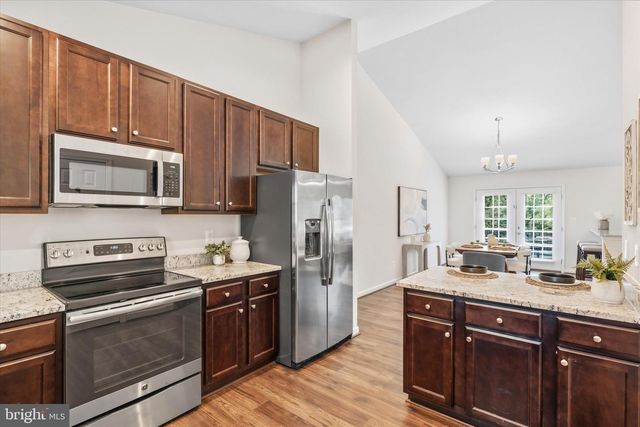 8513 OAKVIEW DR, Manassas, VA 20110