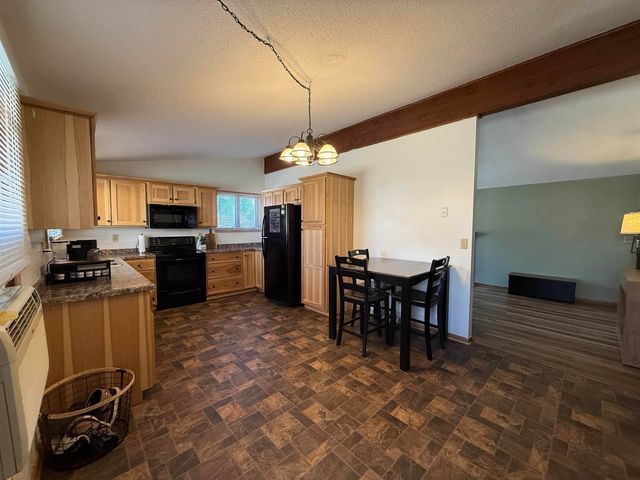 2522 Hiawatha Road, Cedar Falls, IA 50613