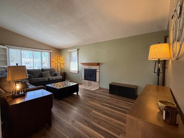 2522 Hiawatha Road, Cedar Falls, IA 50613