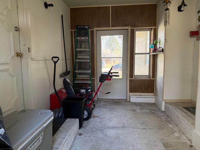 2522 Hiawatha Road, Cedar Falls, IA 50613