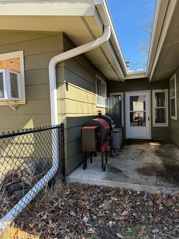 2522 Hiawatha Road, Cedar Falls, IA 50613