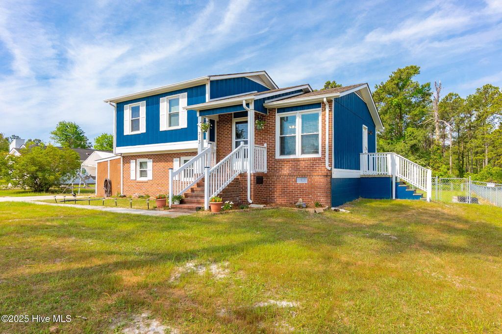 213 Nine Mile Road, Newport, NC 28570