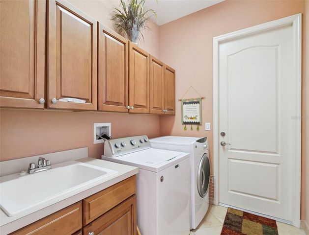 6552 HELMSLEY CIRCLE, Windermere, FL 34786