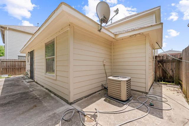 5930 Santa Bernadetta, Houston, TX 77017