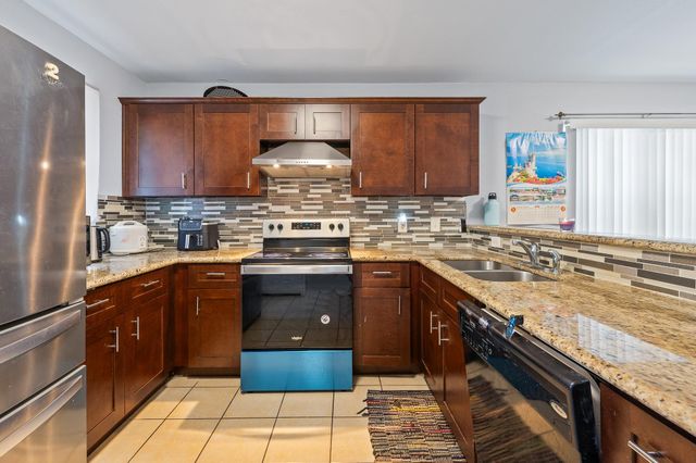 5930 Santa Bernadetta, Houston, TX 77017