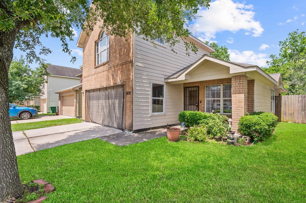 5930 Santa Bernadetta, Houston, TX 77017